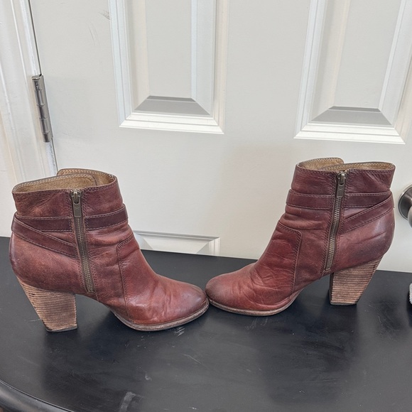 Frye Rich Brown Leather Heeled Boots - Picture 10 of 13
